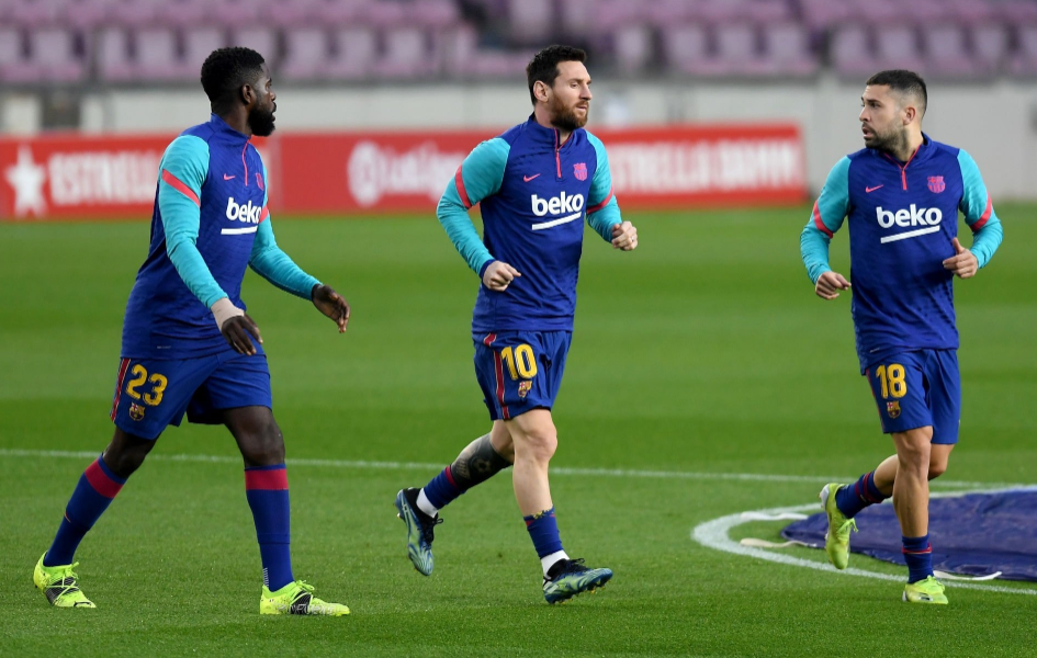 勇士更衣室衣柜位置