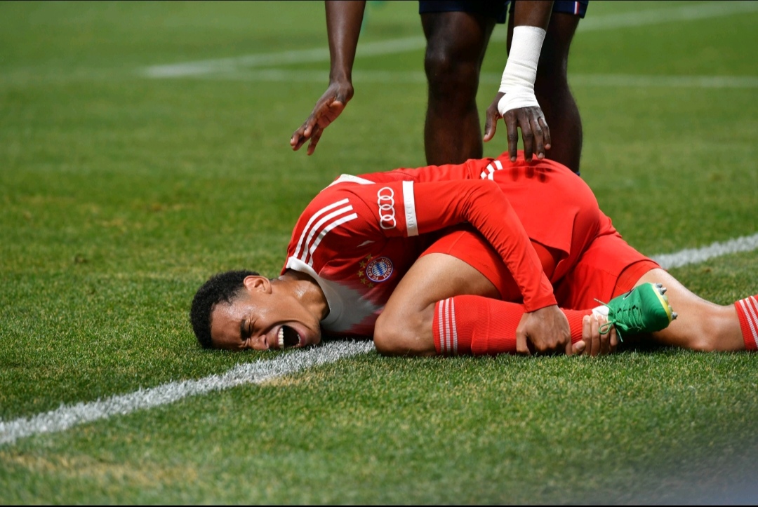 包含赛前欧冠焦点战，那不勒斯外线爆发，质疑声仍在，细节决定成败的词条